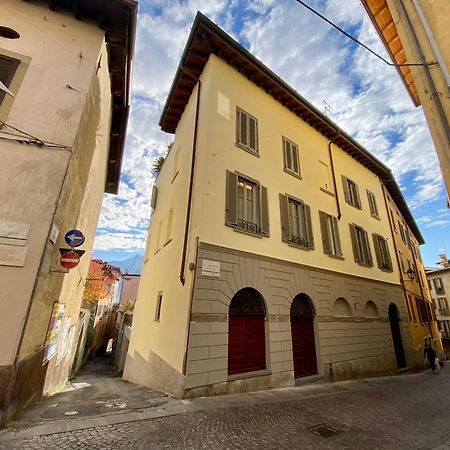 Casa Anna Lägenhet Lovere Exteriör bild