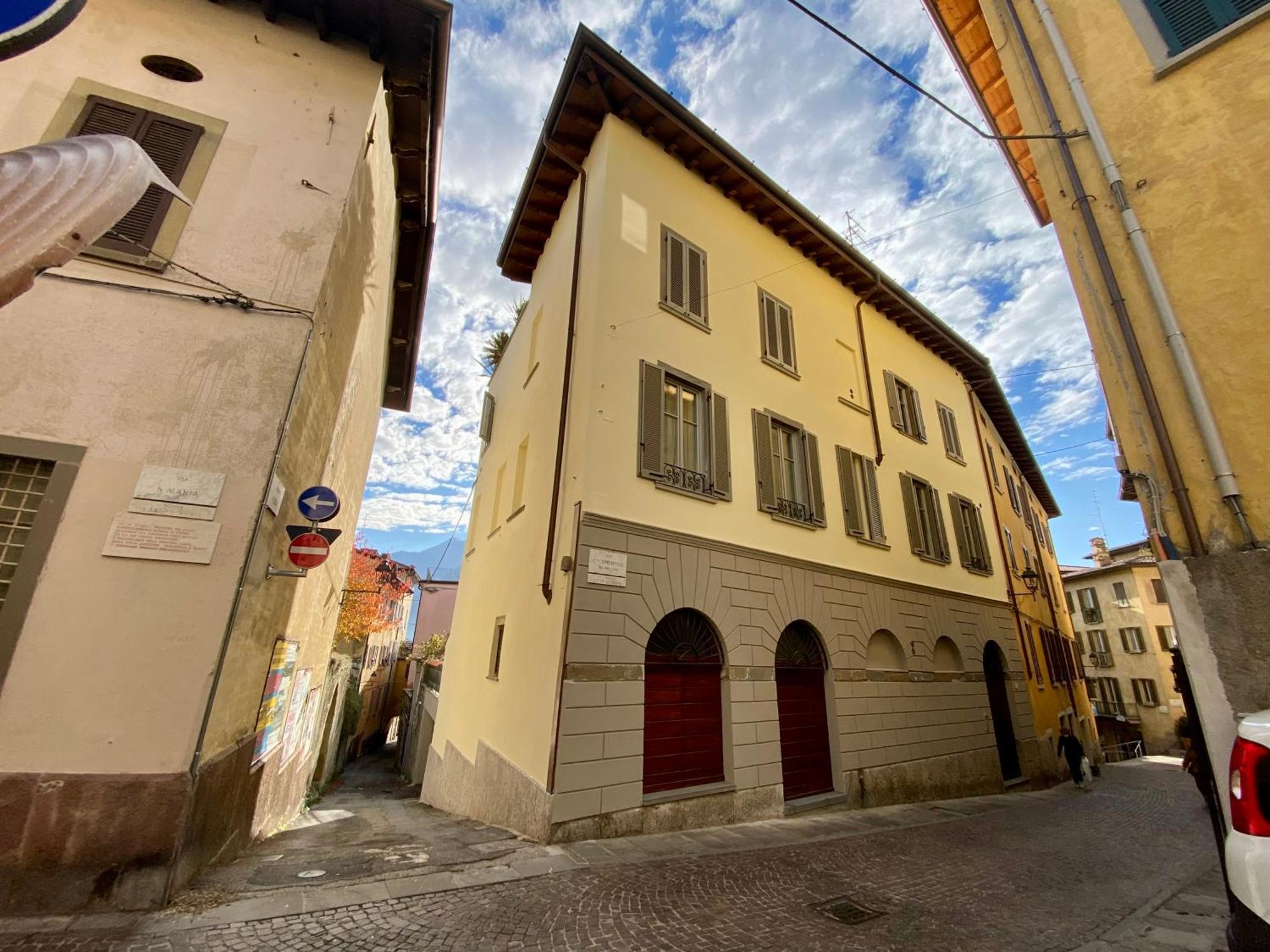 Casa Anna Lägenhet Lovere Exteriör bild